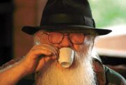 Hermeto Pascoal enfeiti�ou a plat�ia em Guaramiranga e promete repetir a dose hoje em Fortaleza