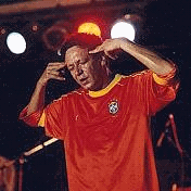 Lula Queiroga participa da inaugura��o do espa�o cultural para ensino de percuss�o no Po�o da Panela