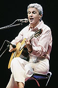 20030801caetano_piazzadelpopolo_2.jpg (8657 bytes)