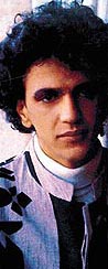 20021219caetanoveloso.jpg (8134 bytes)
